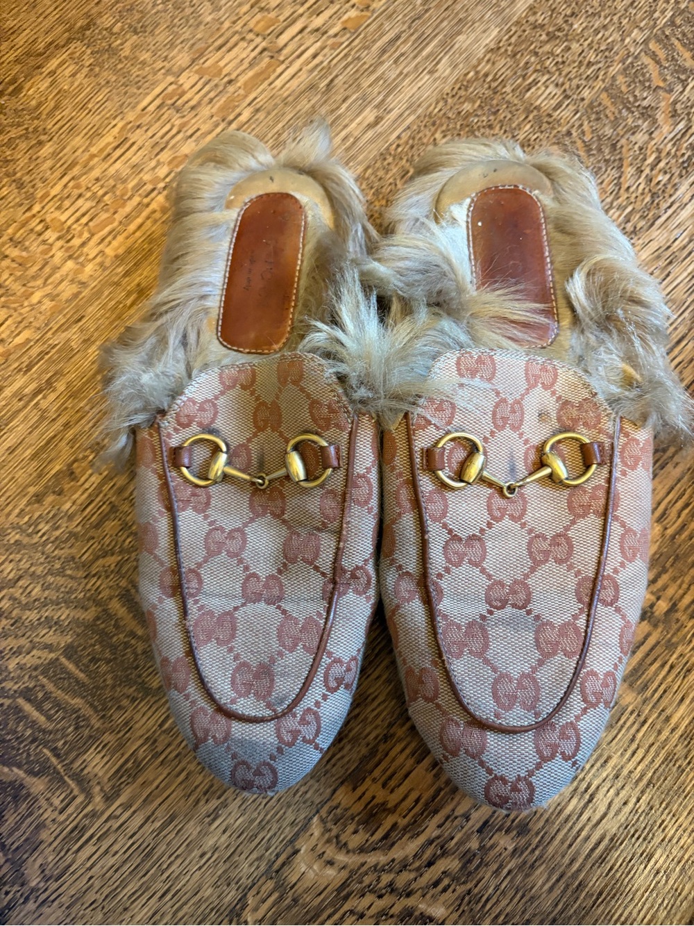 Gucci Princetown Beige Canvas Original GG Fur Loafer Slide
Mule Slipper Flat 36